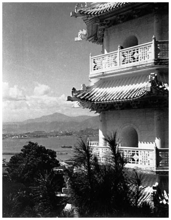 1940年萬金油花園內的白塔。政府檔案圖片