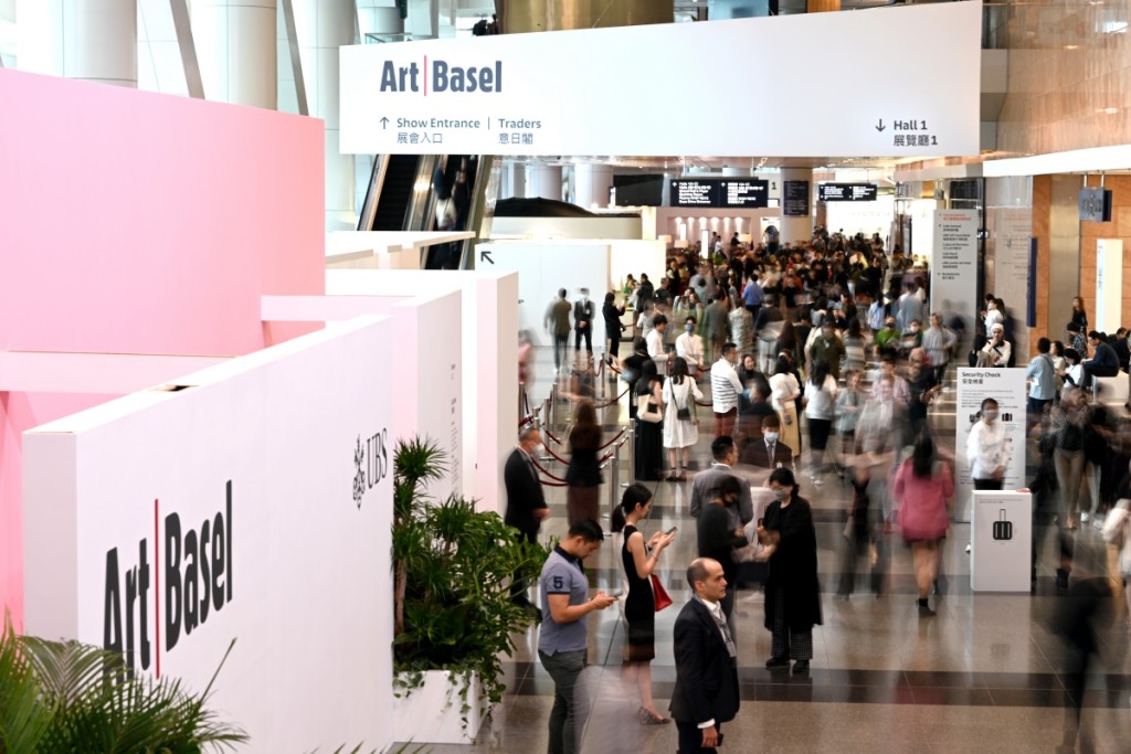 今屆《Art Basel香港2023》及《Art Central 2023》2大藝術展人頭湧湧