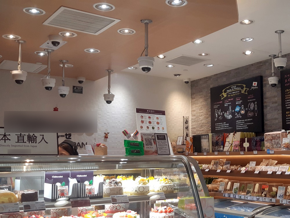 大埔一間餅店裝了逾10支閉路鏡頭。FB圖片