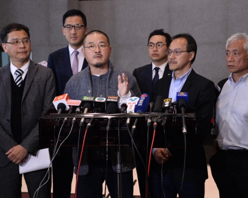 民主派議員7位議員與林鄭會面,邵家臻(左三)形容不歡而散。