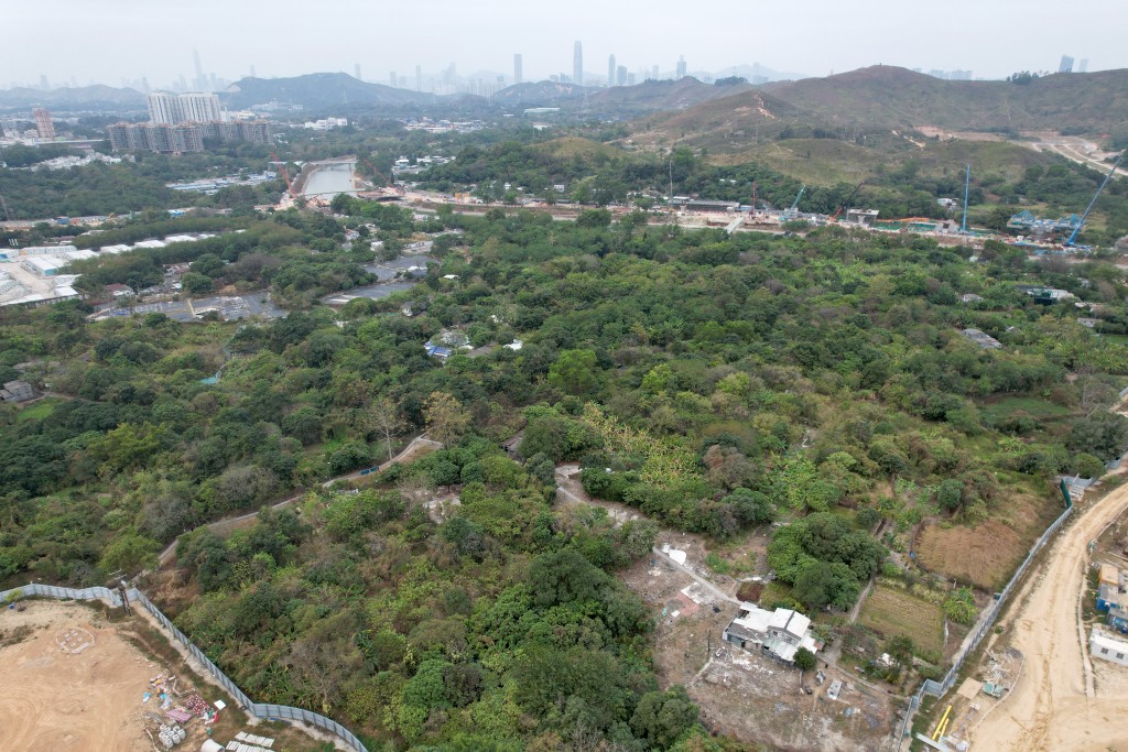 田北辰對港燈的未來表示擔憂，指中電的基本電費加幅會低於港燈，是因為隨著政府積極發展北部都會區，預計未來將容納250萬人。