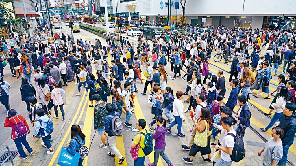 本港人口｜至去年底達751萬按年增0.1%  政府：受惠於吸引人才及輸入勞工計劃