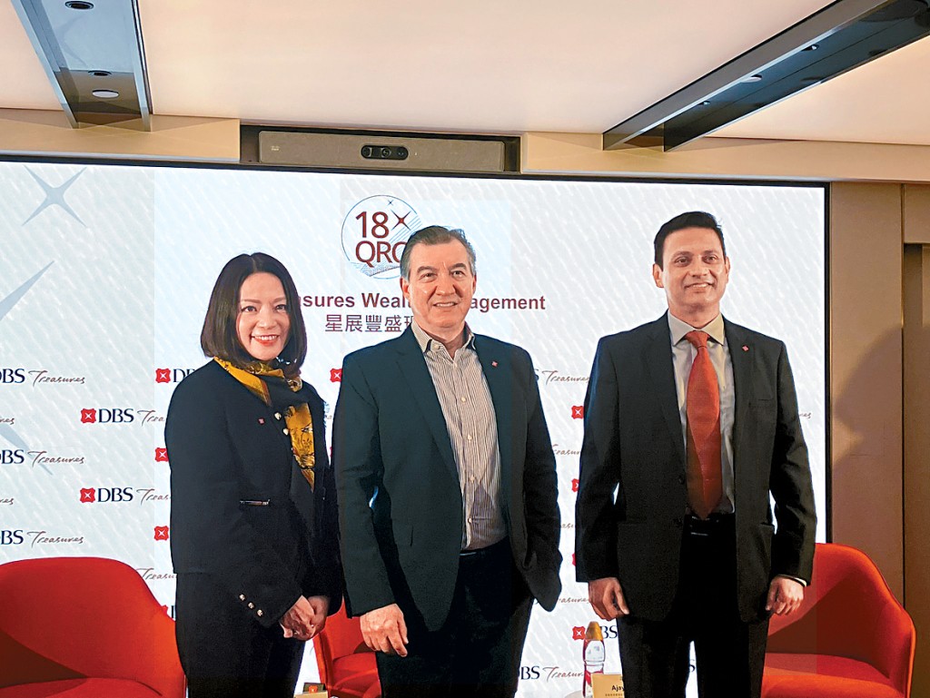 龐華毅(中)表示,「跨境理財通2.0」落地,將是中港兩地銀行的機遇。