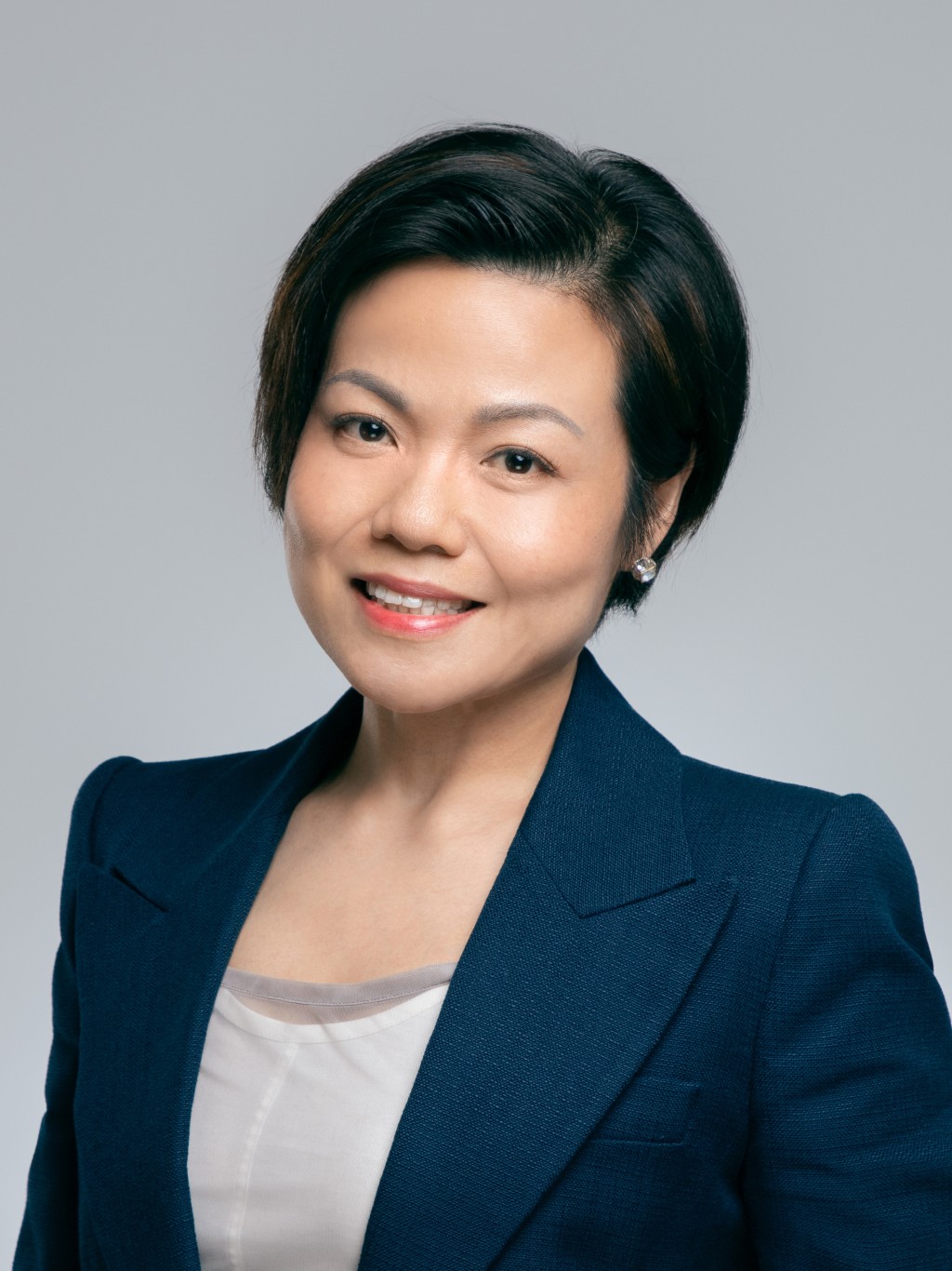 現任行政長官私人秘書郭黃穎琦將於十月二十七日出任政府物流服務署署長。 現任行政長官私人秘書郭黃穎琦將於十月二十七日出任政府物流服務署署長。