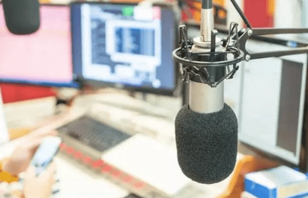 劉先生妻子打賞主播共67萬。（示意圖）朱貝直播