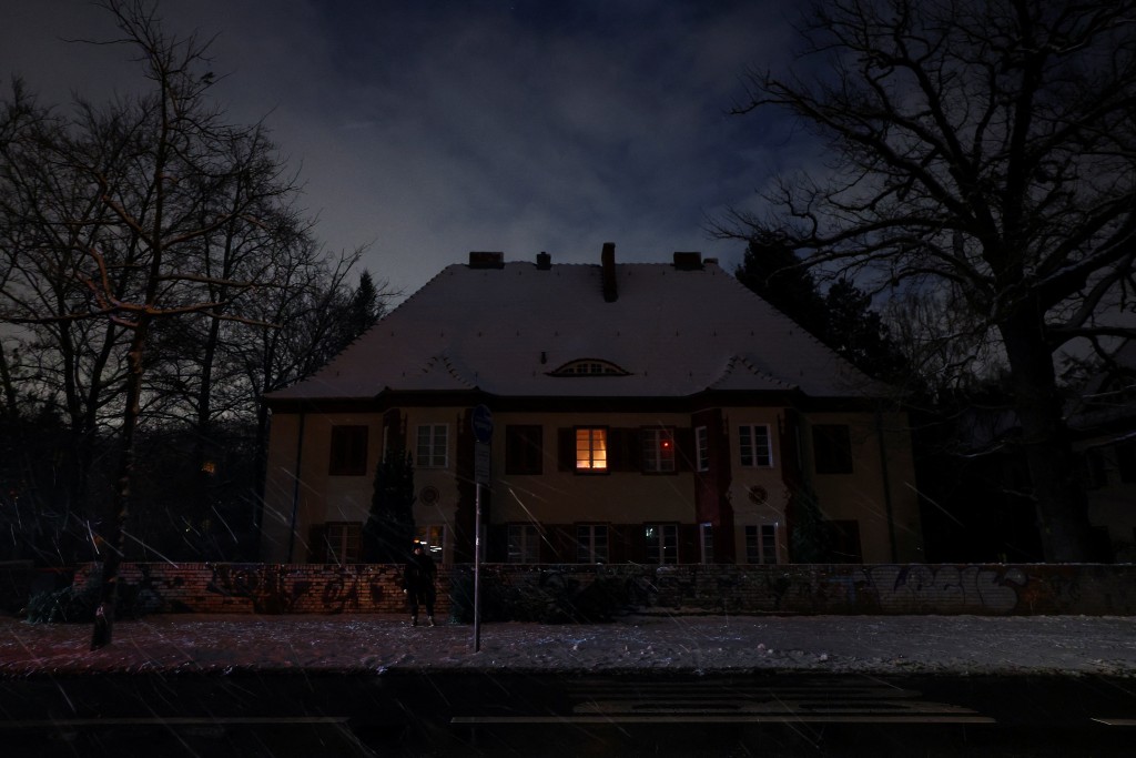 德國柏林電網疑遭左翼分子縱火 3.5萬戶家庭受影響。路透社