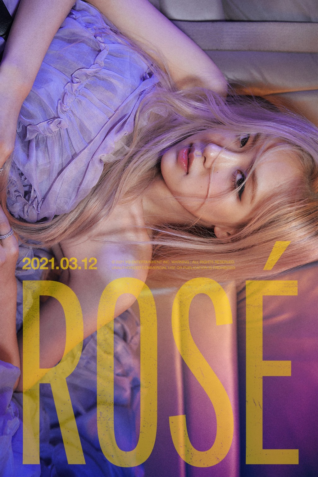 Rosé着上紫色紗裙，簡直係無死角靚女。