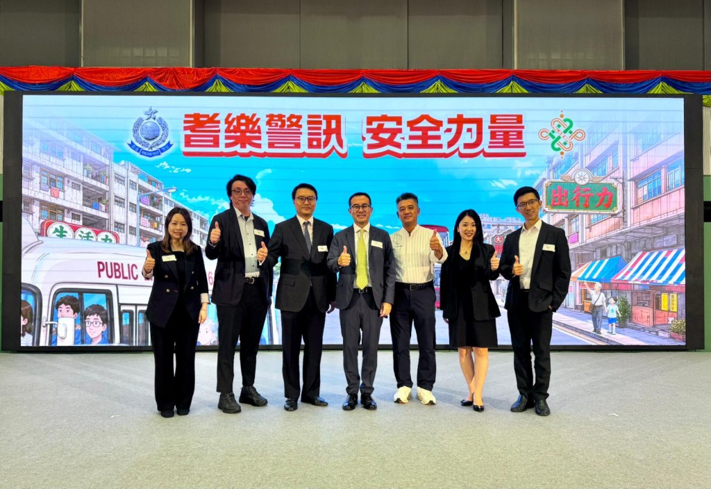 香港律師會的義務律師團隊與委員文嘉豪合照
