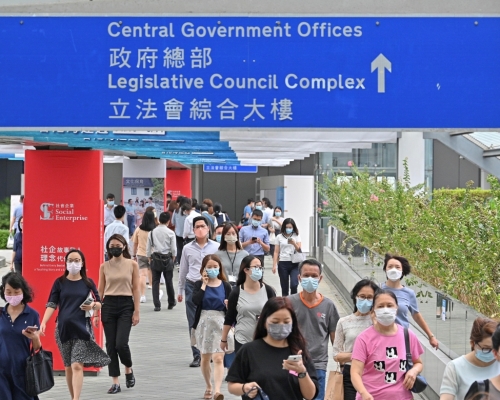 目前要入職公務員須通過《基本法》測試，未來還需再過多關，接受有關《香港國安法》的考核。資料圖片