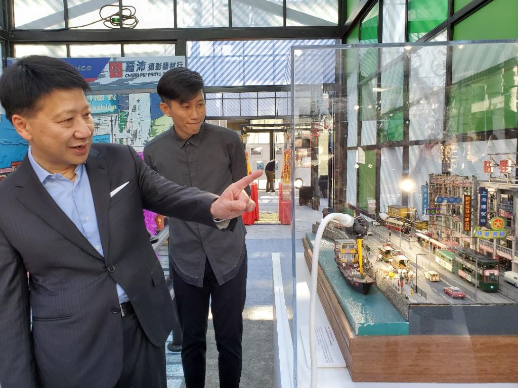 展攤造型為中銀大廈、凌霄閣及IFC等。
