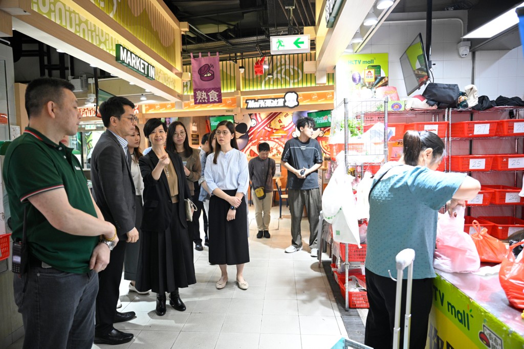 何永賢指有街市檔位經營網購餸菜業務。何永賢facebook圖片