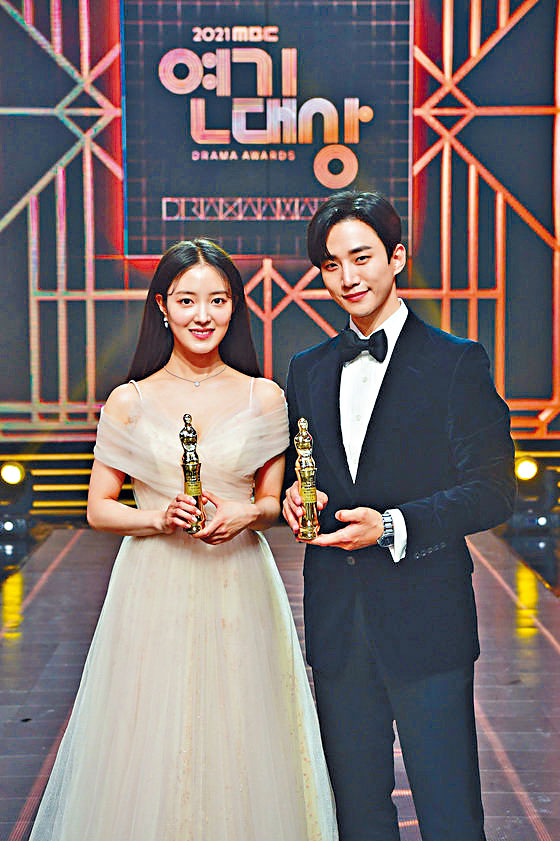 与李俊昊双双获奖，李世荣更被封为「史剧女王」。