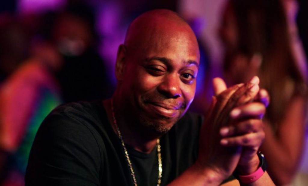 諧星Dave Chappelle在荷里活演出棟篤笑期間，發生事故。