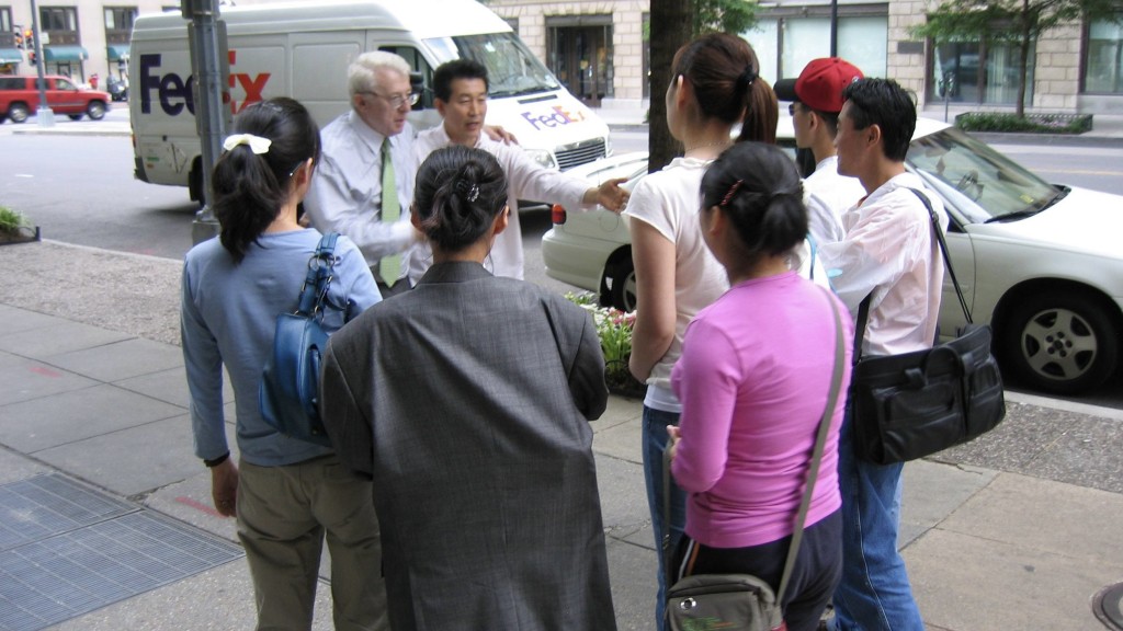 2006年，6名脫北者在千璂元牽線下，成為美國簽署北韓人權法案以來第一批抵達美國的脫北者。 美聯社