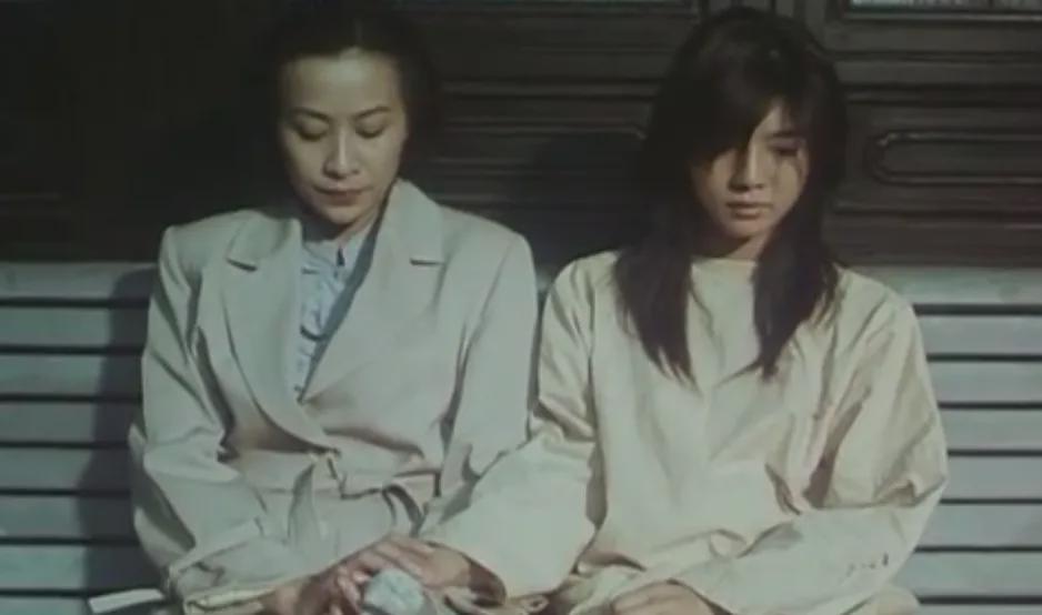 刘嘉玲与杨采妮更曾合作拍《自梳》。