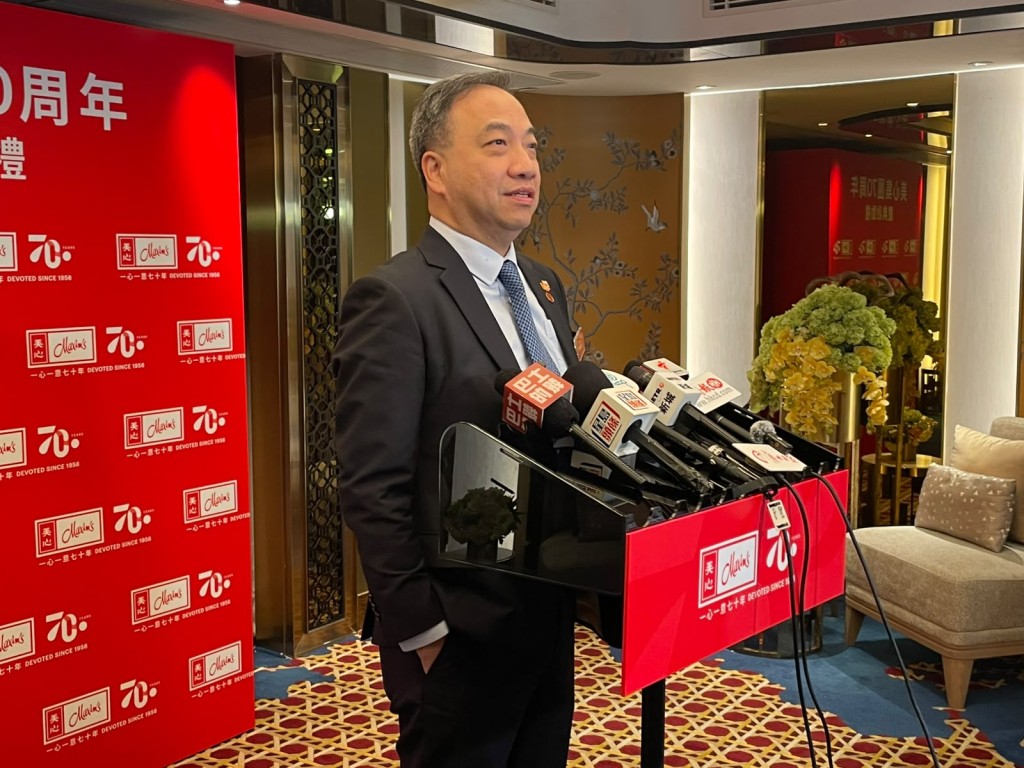钟华飞表示,团队在构思周年企划时,检视多款经典菜式,并以改良方式重新推出。 钟华飞表示,团队在构思周年企划时,检视多款经典菜式,并以改良方式重新推出。