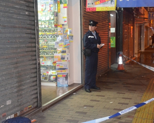 深水埗影音店東主輕生不治。