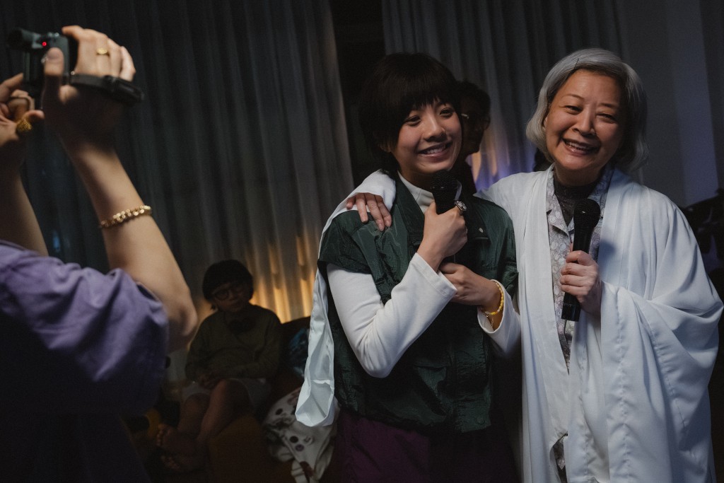 《金多寶》由金燕玲飾演的嫲嫲串連三代情。