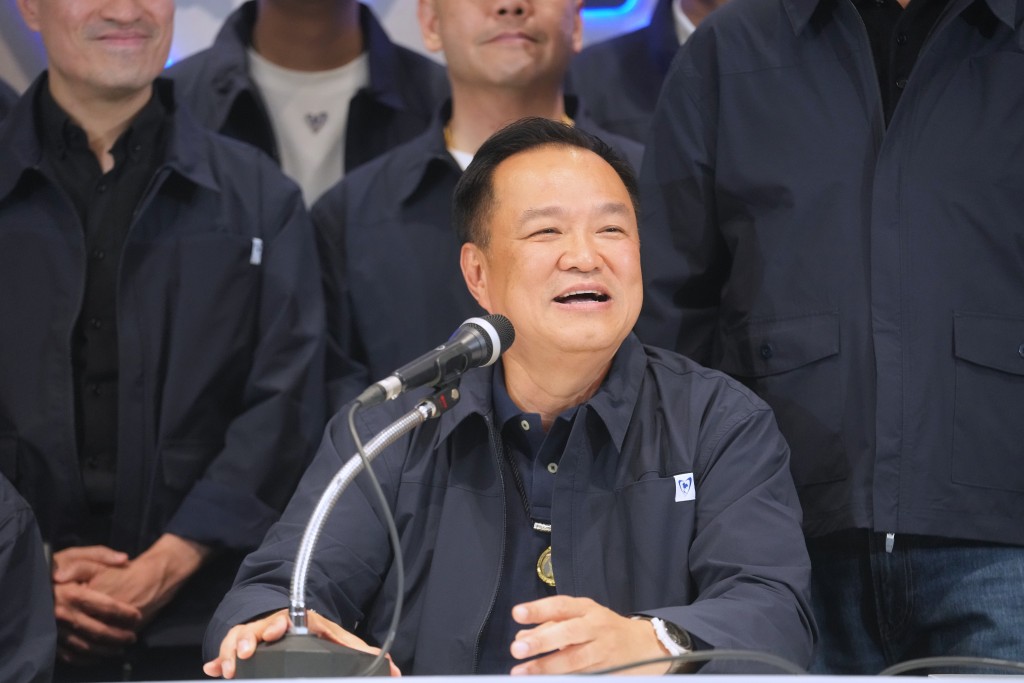 現任總理阿努廷宣布勝選。美聯社