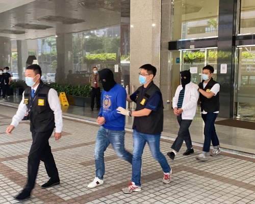 澳門警方拘捕2人,包括1名港人。