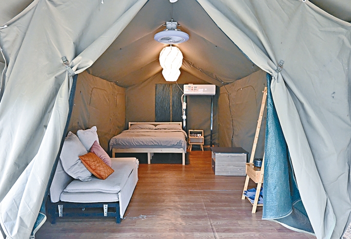 南非營地的帳篷，面積雖不算大，基本家具及空調設施均一應俱全。