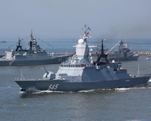 俄太平洋艦隊戰艦進行了現代史上首次在太平洋中部舉行的遠海區演習。網圖