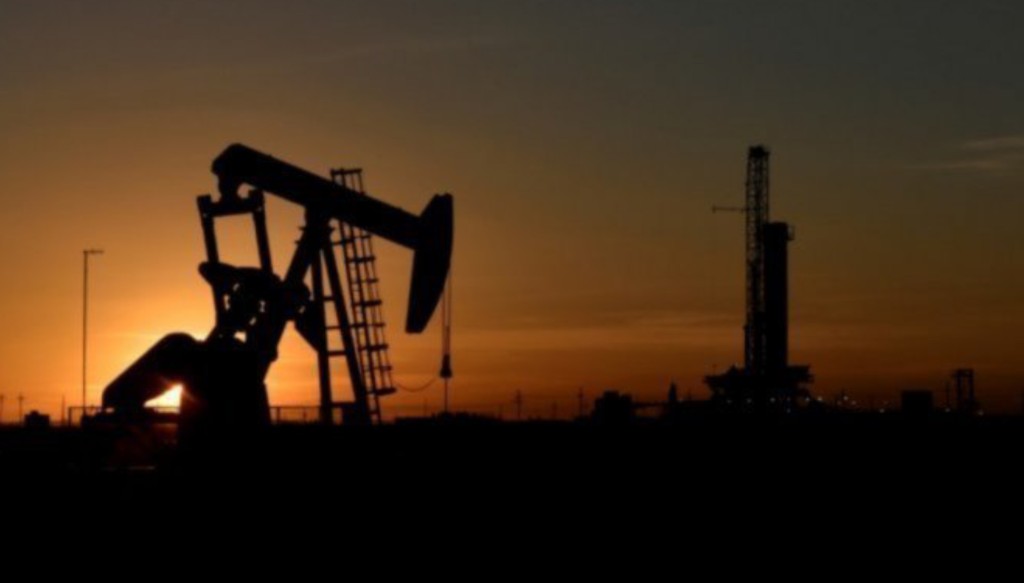 科威特油公司发生漏油事故。(资料图片)