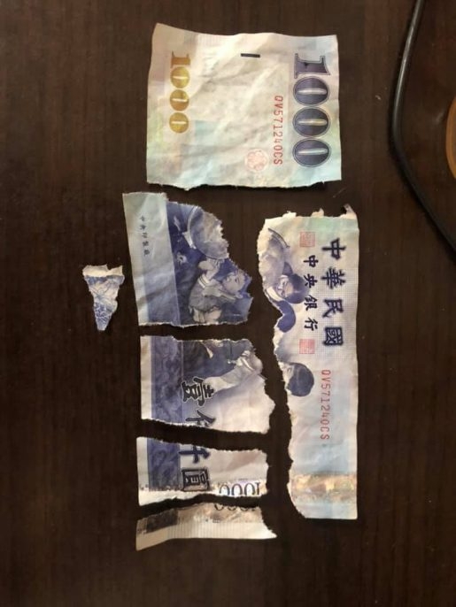 媽媽透露囡囡月中才將她一張1000元台幣五馬分屍。(網圖)