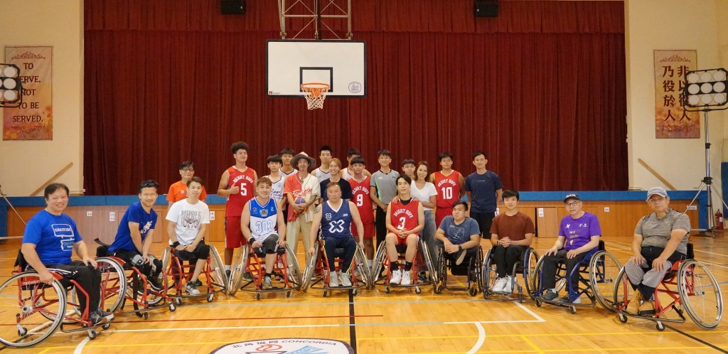 歌曲MV找來梁仲恆與香港傷殘青年協會傷青輪椅籃球隊及協同中學男子籃球隊參與演出。