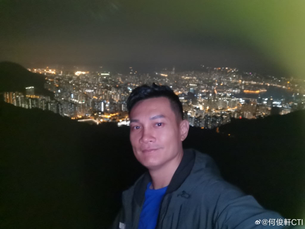 不過他都有大讚香港夜景很美。