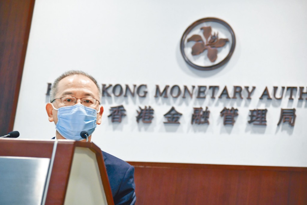 金管局總裁余偉文呼籲，市民置業按揭時，要小心管理利率上升風險。