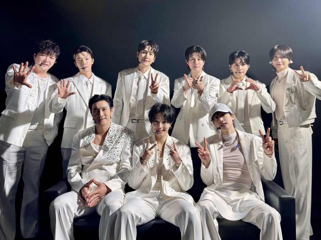 神童（上左一）是Super Junior成員。