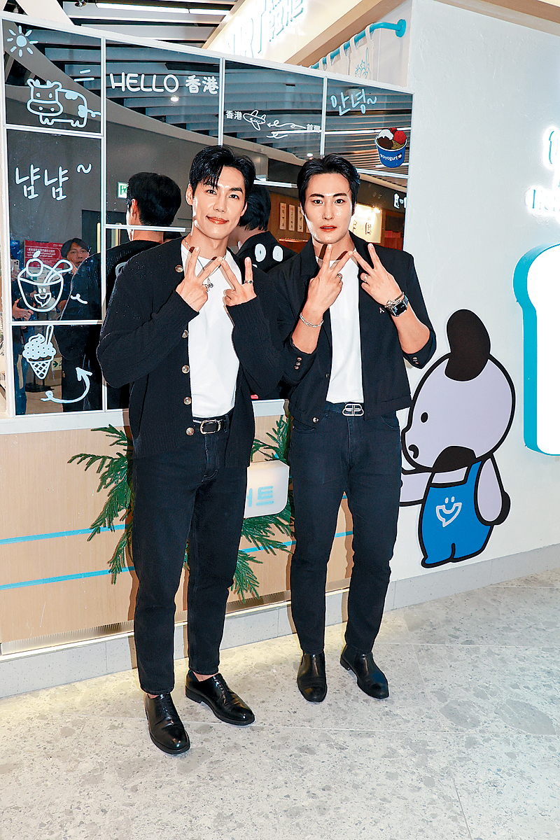 金鎮友（左）與金是佑指得悉香港的大火悲劇，心情沉重。