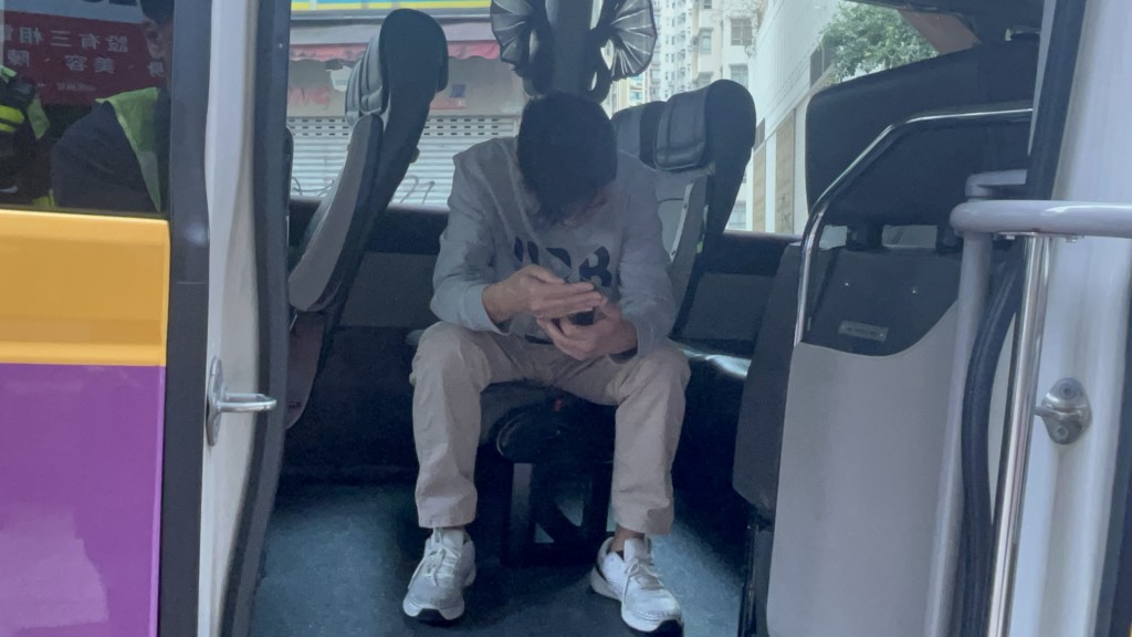 司機協助警方調查。