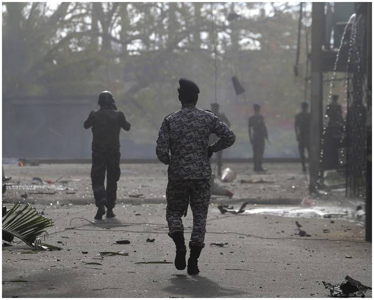 当局因应今次恐袭颁布紧急状态令。AP 