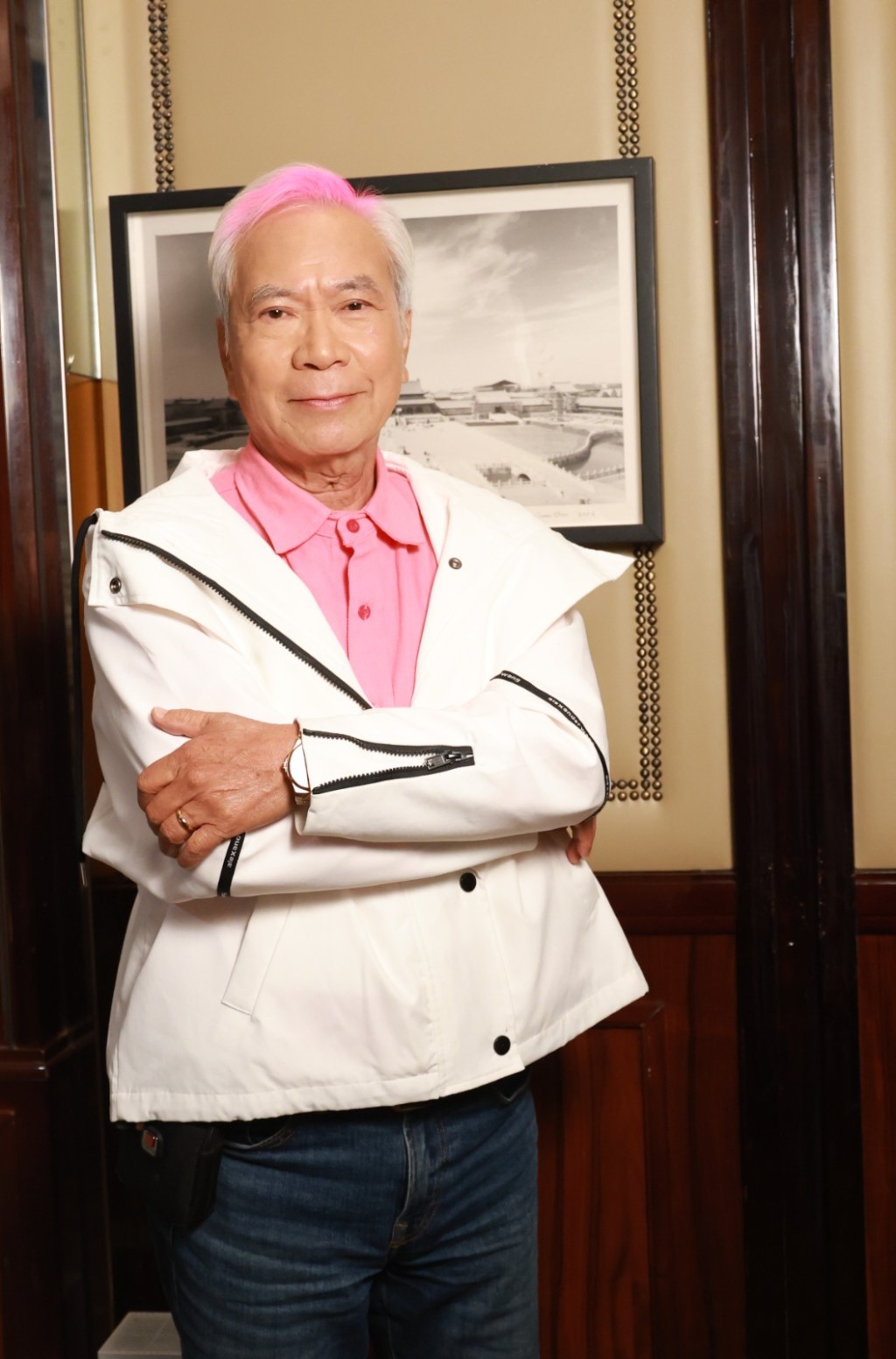 李龙基强调从不过问王青霞婚姻状况。 