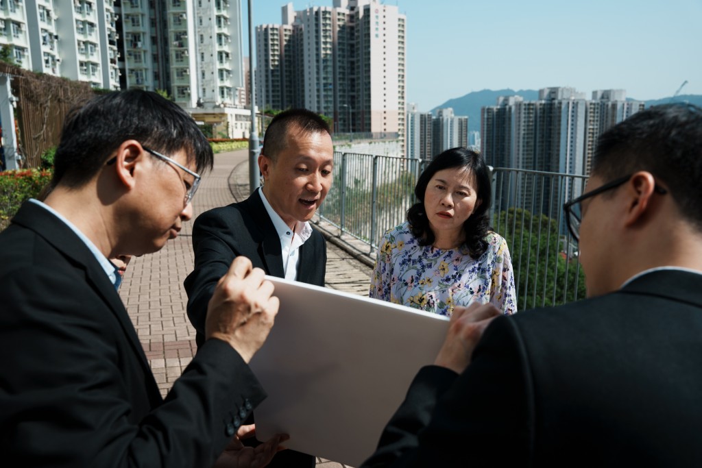 運輸及物流局和路政署團隊以細心、關心及貼心推展項目，希望為市民帶來幸福感。
