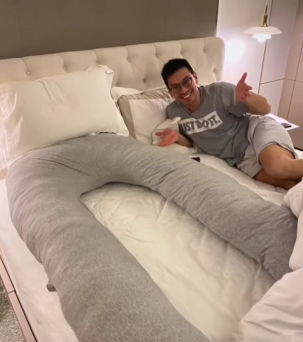 Jessica霸咗大半張牀,老公只能靠邊瞓!