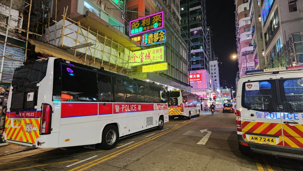 警方旺角犁庭掃穴反罪惡 破釣魚機賭檔拘3男