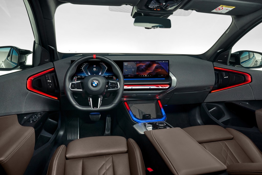 新一代宝马BMW X3 SUV登场，车厢内装焕然一新。