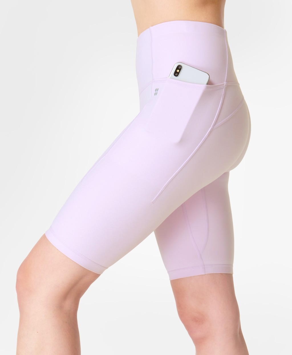 粉紅色Super Soft 9"短褲/原價$740、現售$440/Sweaty Betty，褲身配有口袋，可放入手提電話。