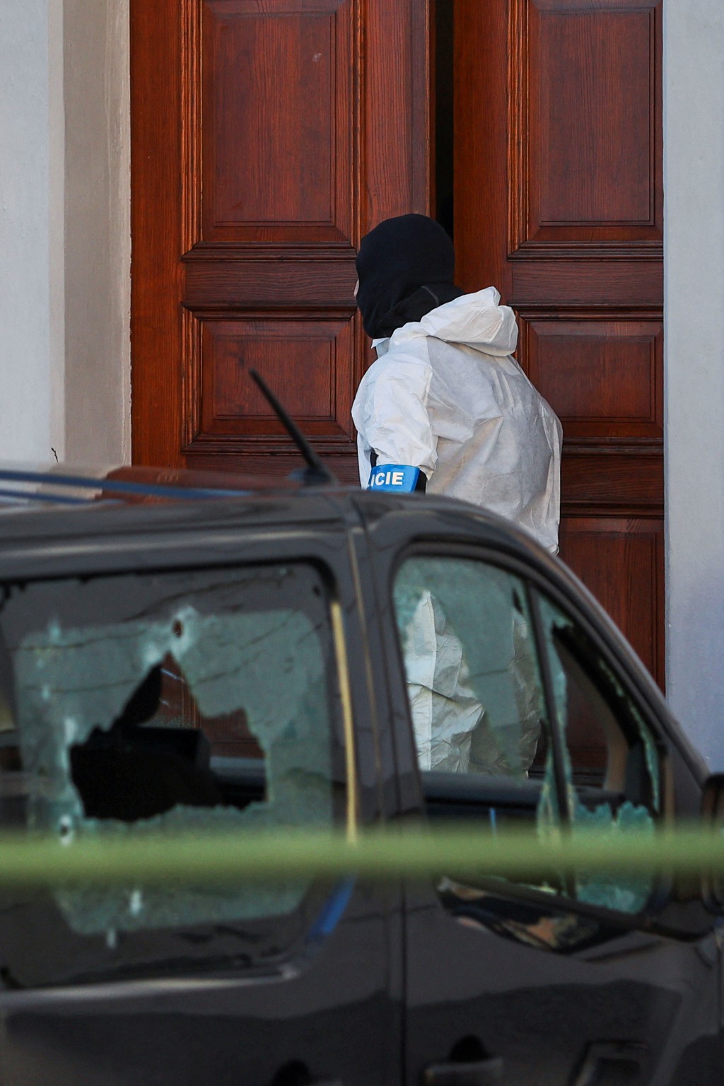 捷克通訊社引述當地警方主管稱，當地市長亦在事件中受傷。路透社