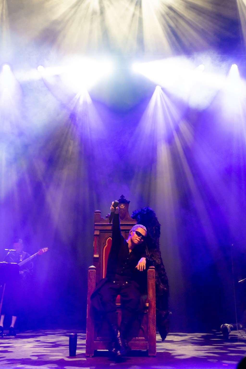 Gareth.T引領樂迷沉浸於音樂的深情世界。 Gareth.T引領樂迷沉浸於音樂的深情世界。