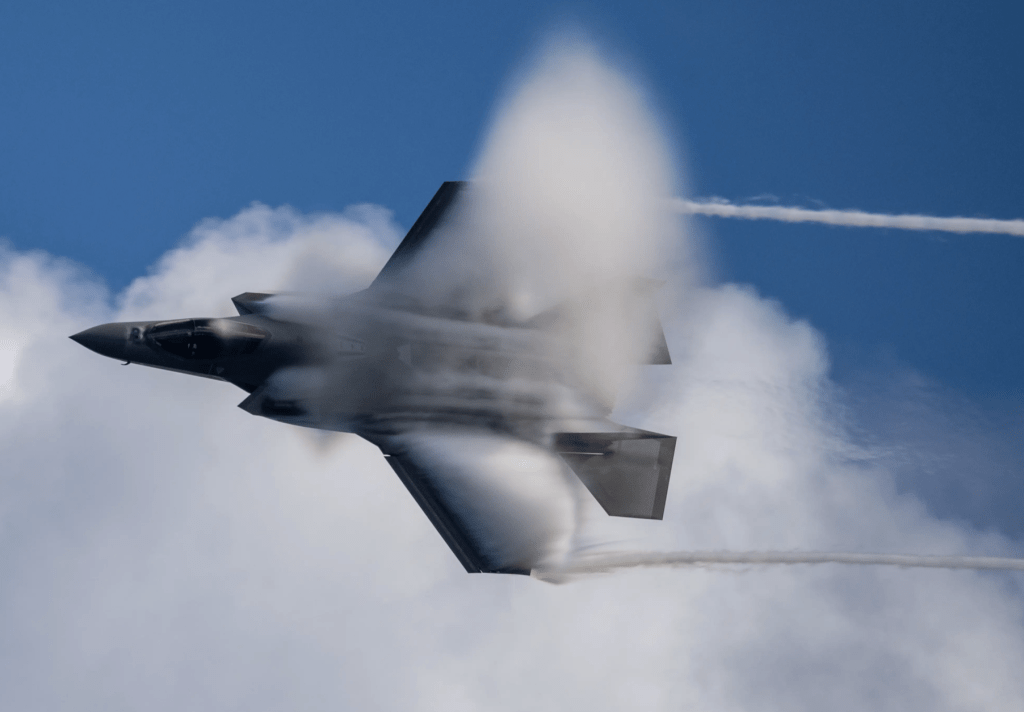 F-14 戰機因《壯志凌雲》聲噪一時。路透社