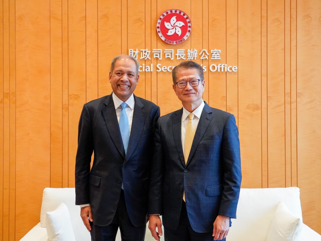 會見訪港的巴克萊銀行（Barclays）集團執行長C.S. Venkatakrishnan。陳茂波網誌