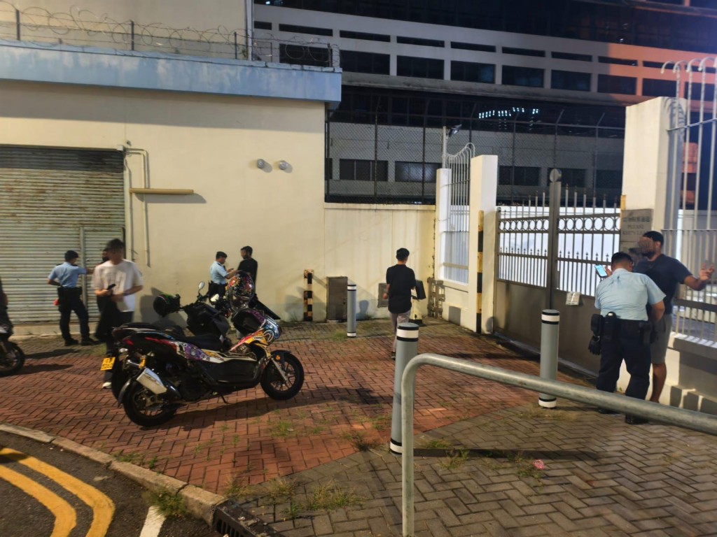 600警突擊巡查全港多處。警方Facebook 600警突擊巡查全港多處。警方Facebook