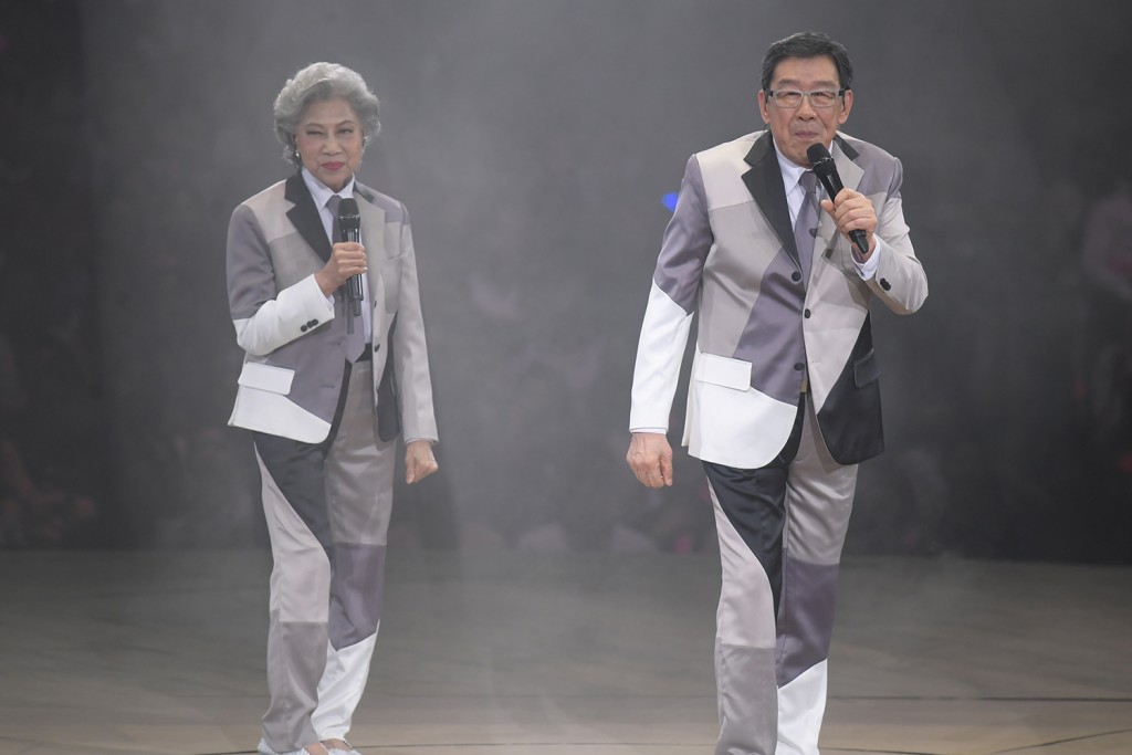 胡枫与罗兰曾为张敬轩2018年个唱任嘉宾，更搞笑以栋笃笑「骑劫」演唱会。