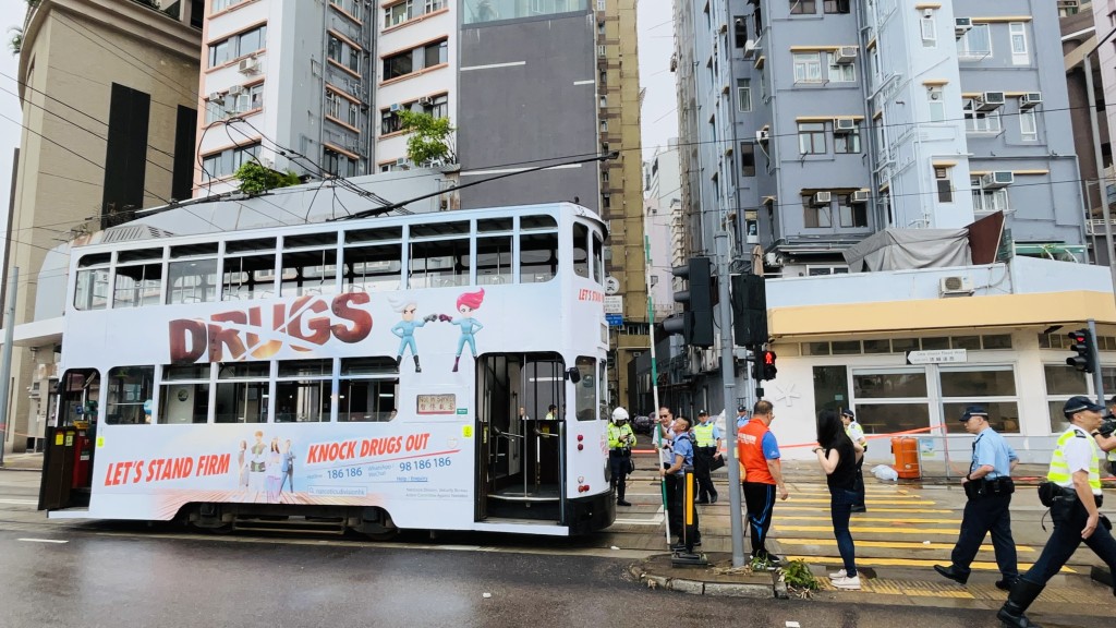 現場為西環堅尼地城泳池對開。