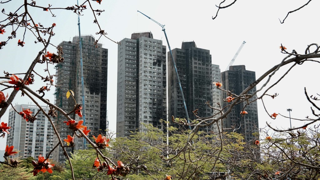 簡介會分為兩個部分,第一部分包括宏福苑業主立案法團財務簡報、退款安排及問答環節,第二部分集中講述宏志閣的情況。 簡介會分為兩個部分,第一部分包括宏福苑業主立案法團財務簡報、退款安排及問答環節,第二部分集中講述宏志閣的情況。