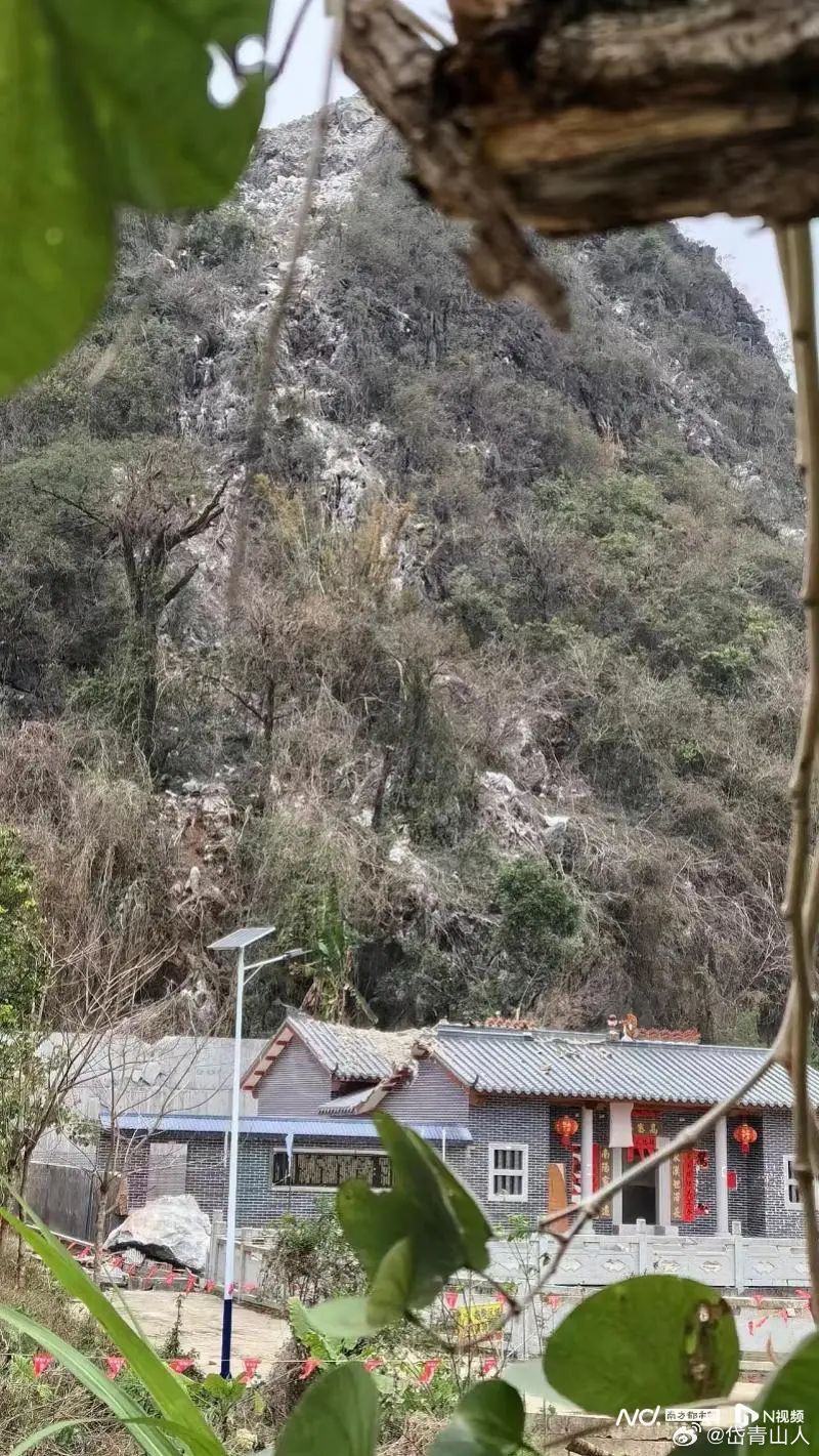 惠州有矿产公司炸山时，意外损毁山下岩子村祠堂。微博